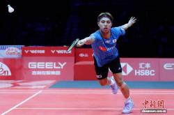 世羽联世巡赛总决赛：中国选手石宇奇晋级四强
