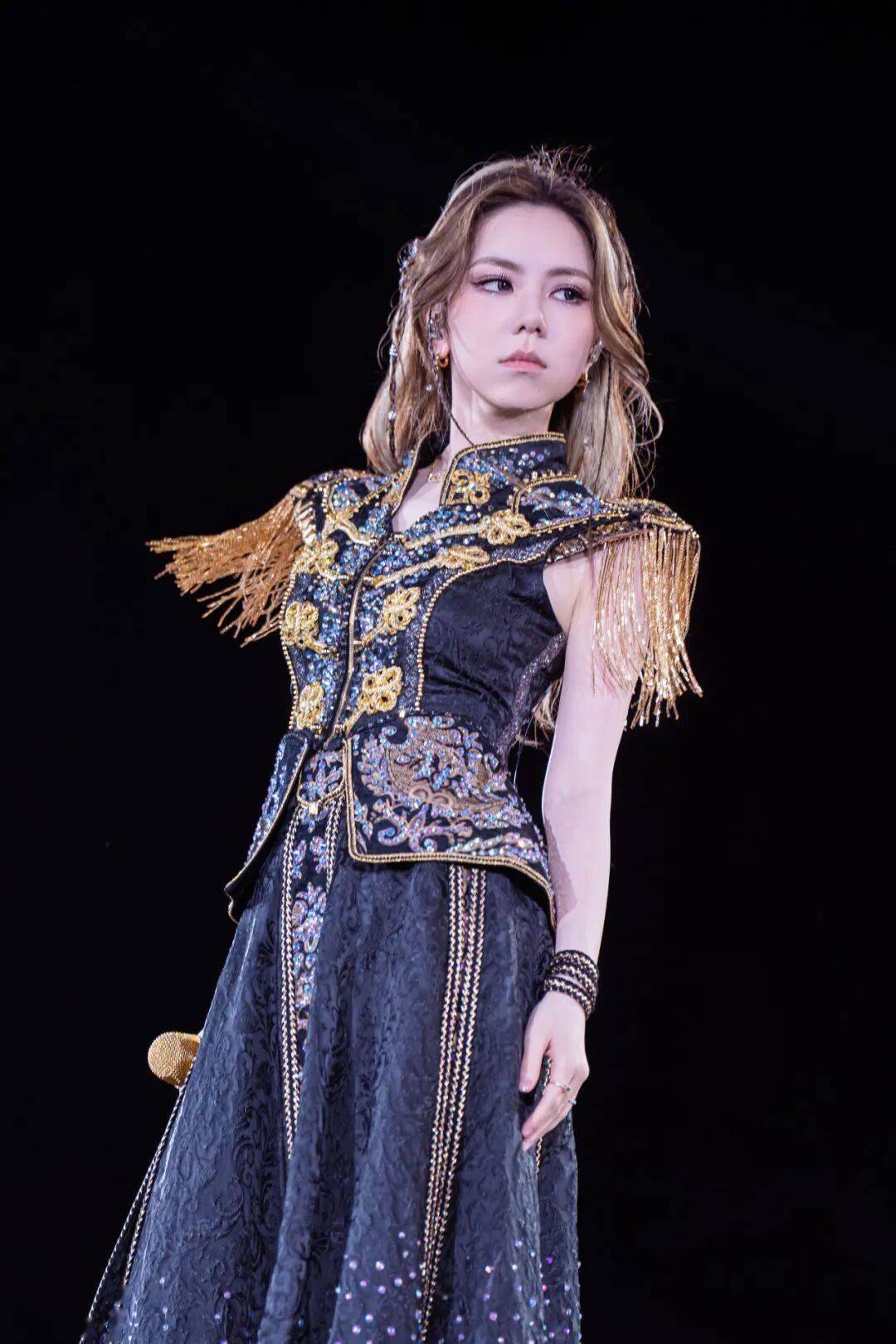 《英雄联盟》召唤师奖杯回归,邓紫棋演唱 S15 全球总决赛主题曲