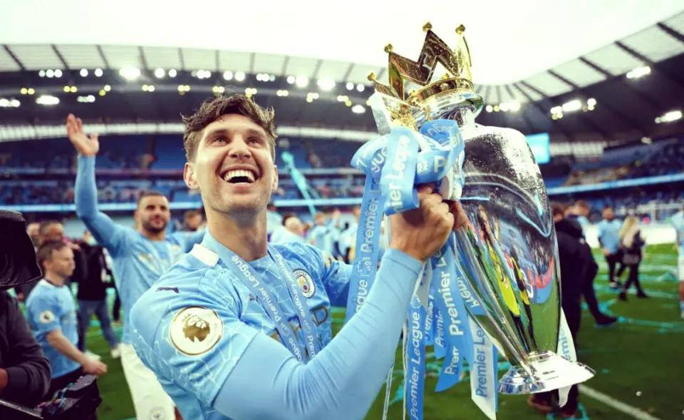 曼城中卫斯通斯受伤，合同到期将离队