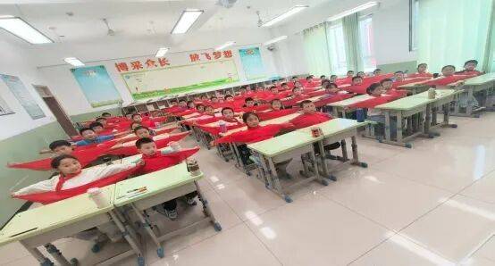【强国复兴有我,争当新时代好少年】忻州市长征小学开展“红领巾的骄傲,队史我知道”主题队会开启新学期红色篇章