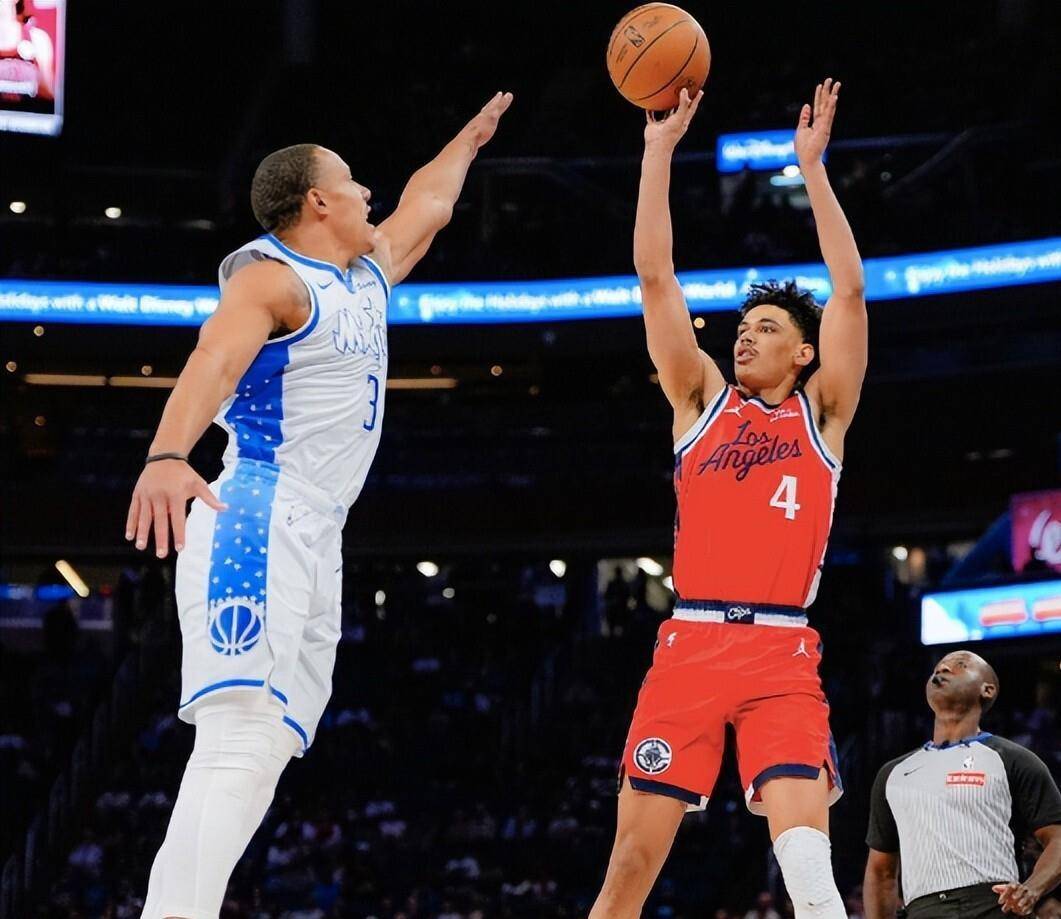 泰伦卢又整活了，五老阵容被魔术打败，哈登独砍24分也带不动快船