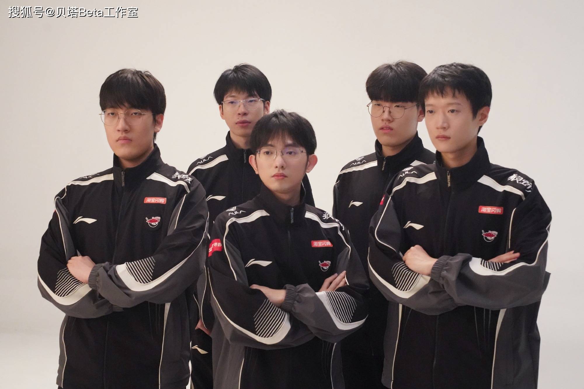 AL2-3不敌T1，止步8强！hope金克丝难救主，T1团战完美拉扯