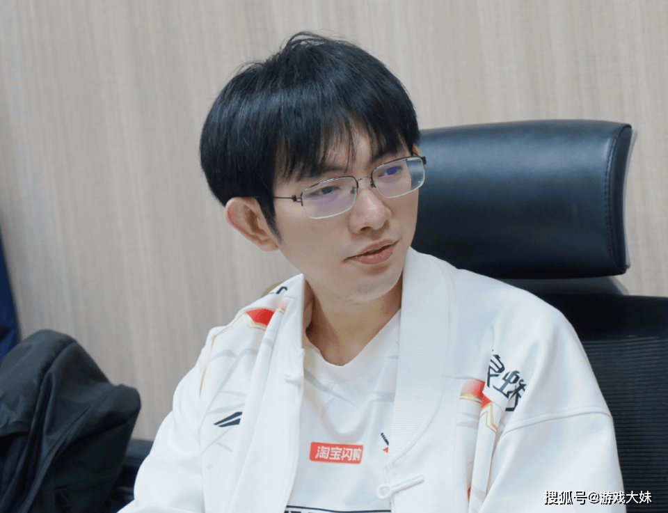 LPL冒泡赛门票公布，价格太高被网友抵制，是因为有IG战队所以涨价？