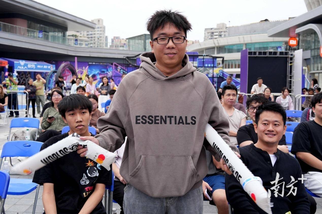 大湾区电竞迷再聚万江，LOL峡谷传奇观赛派对落幕