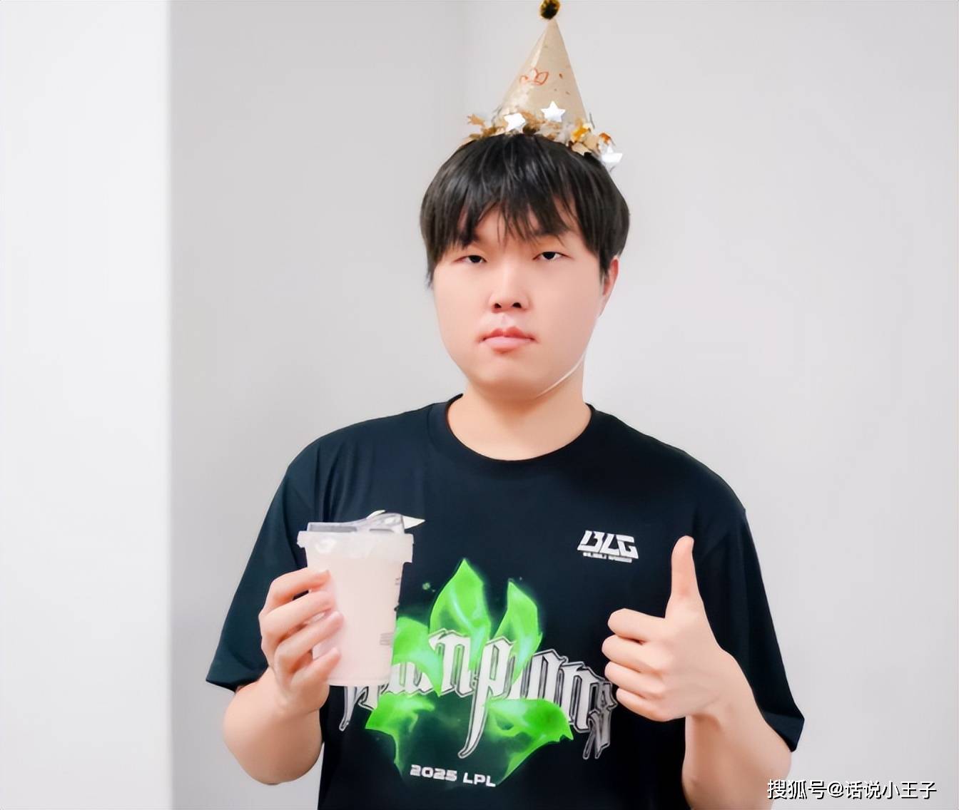 左手刷低信用分，喊话相信我！曝BLG选手Rank数据：Bin分最低