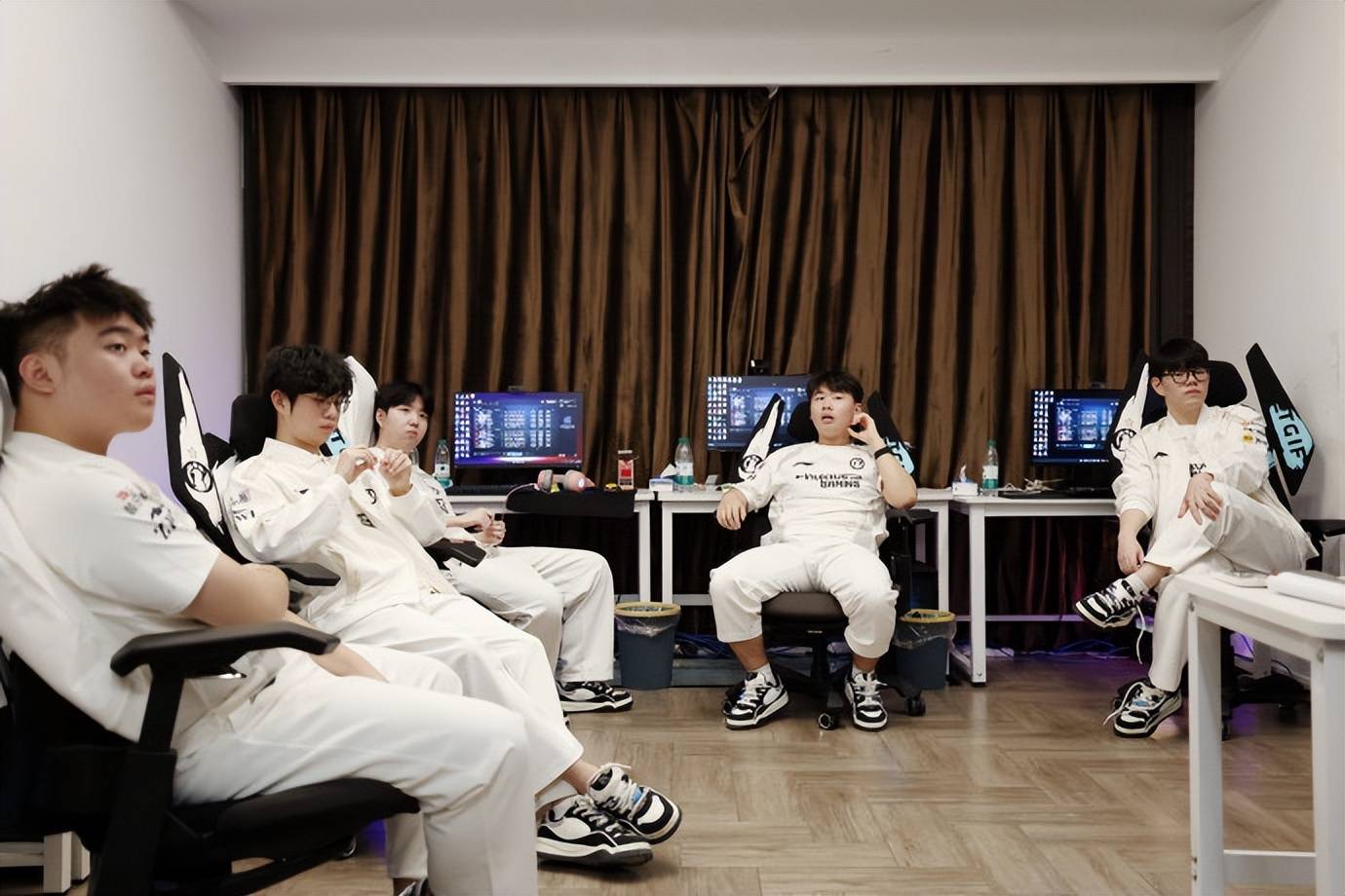 OMG成德杯最强黑马？JDG直接烂完？Viper迎来德杯首秀！