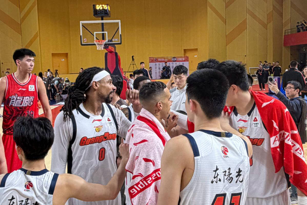 广东双杀龙狮喜获五连胜，三人表现完美，四人达标，二人表现欠佳