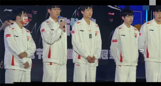 【一竞技1JingJi】LOL：LOL双冠辅助官宣退役 AL鏖战五局击败GEN夺冠！