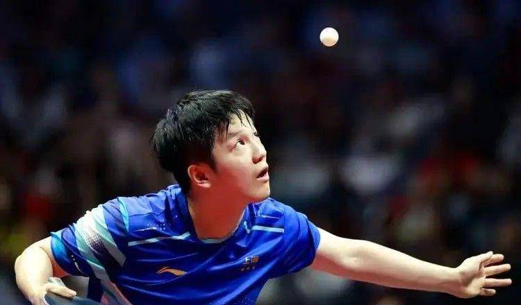 樊振东4-2逆袭王楚钦！以下克上的胜利，证明冠军底蕴不会褪色